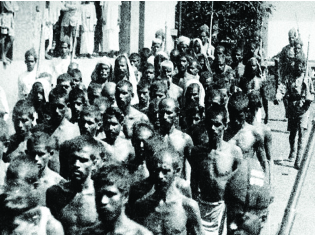 മലബാർ കലാപത്തിലെ പോരാളികളെ ബ്രിട്ടീഷ്‌ പൊലീസ്‌ അറസ്‌റ്റ്‌ ചെയ്‌തപ്പോൾ 